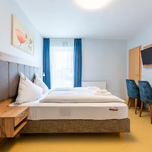 https://hotel-arena.topcolognehotels.com